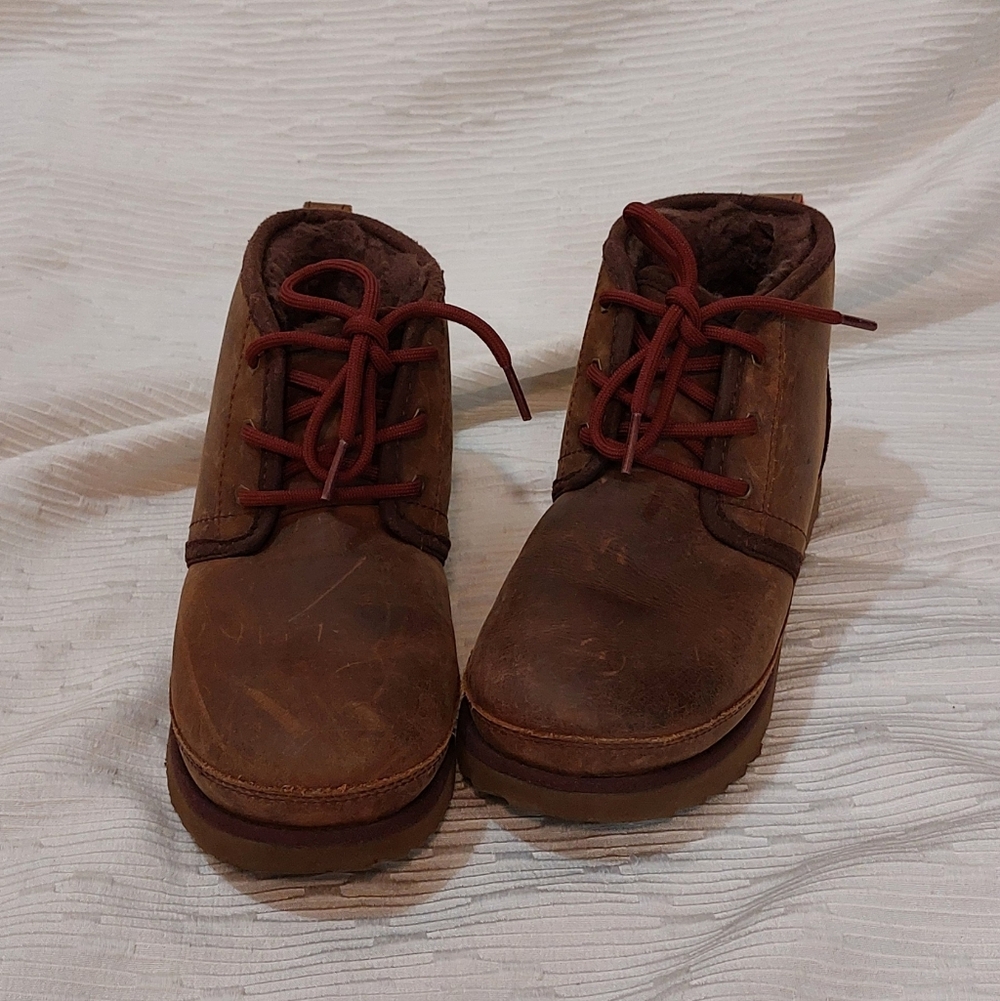 UGG Brown Kids Boots with Red Laces Size 4